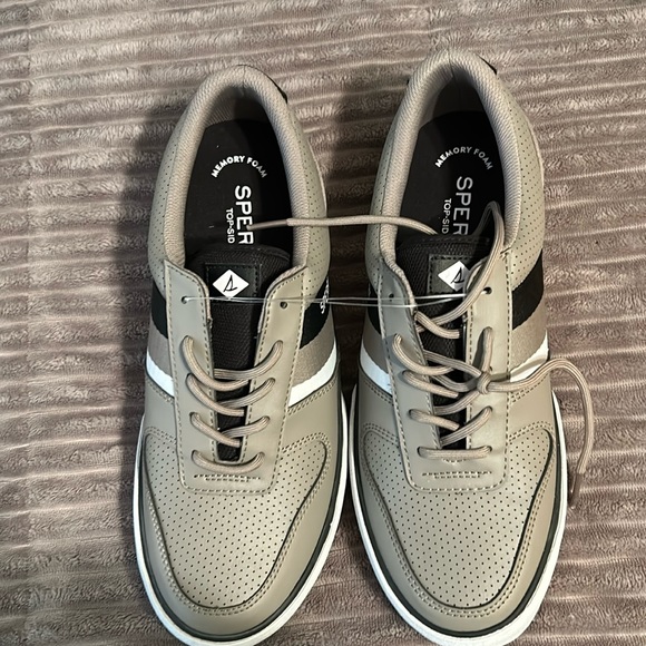 New - Picture 1 of 2